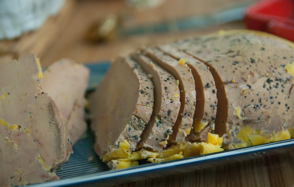 Foie gras entier mi-cuit à la coupe
